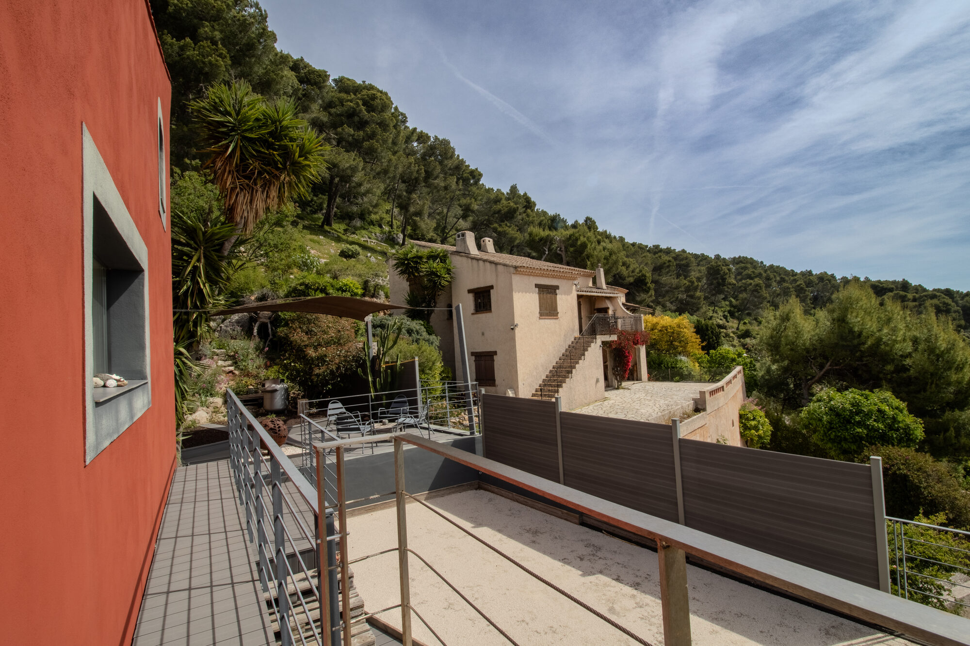 Terrasse perchée vue mer — Var